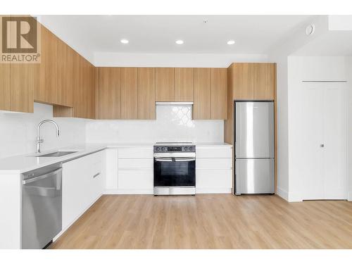 606 11907 223 Street, Maple Ridge, BC - Indoor Photo Showing Kitchen