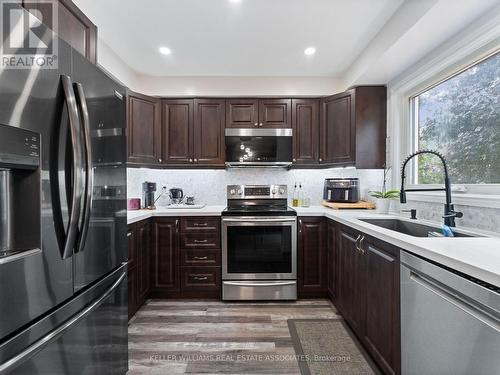 4 Greengrove Way, Whitby (Rolling Acres), ON - Indoor Photo Showing Kitchen With Stainless Steel Kitchen With Double Sink With Upgraded Kitchen