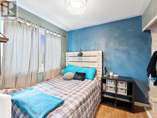 4 Greengrove Way, Whitby (Rolling Acres), ON - Indoor Photo Showing Bedroom