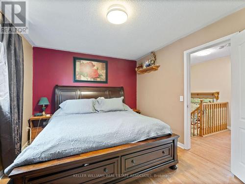 4 Greengrove Way, Whitby (Rolling Acres), ON - Indoor Photo Showing Bedroom