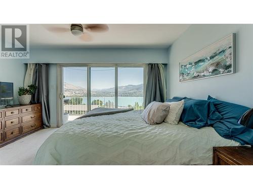 8209 Lakeview Drive, Coldstream, BC - Indoor Photo Showing Bedroom