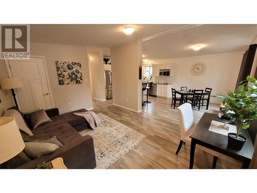 1616 Benniger Road, Christina Lake, BC - Indoor Photo Showing Living Room