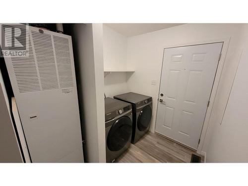 1616 Benniger Road, Christina Lake, BC - Indoor Photo Showing Laundry Room