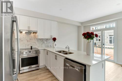 71 Conboy Drive, Erin, ON - Indoor Photo Showing Kitchen With Double Sink