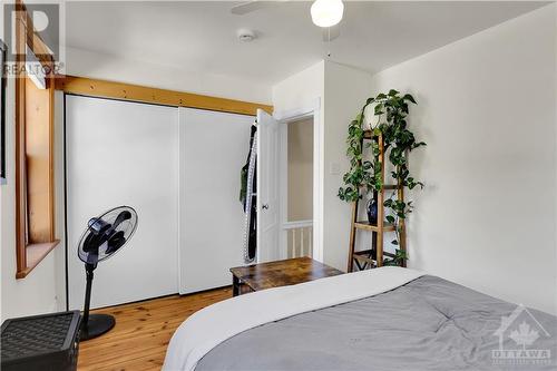 292 Fifth Avenue, Ottawa, ON - Indoor Photo Showing Bedroom