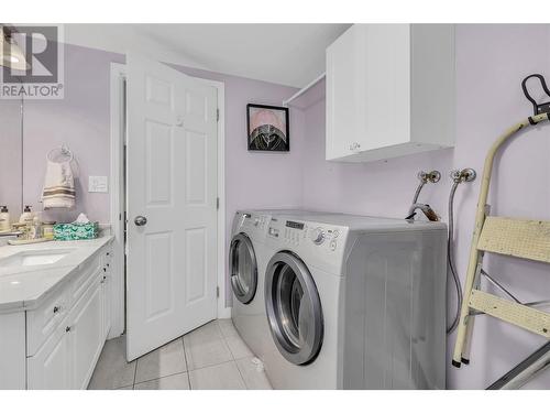 1481 Inkar Road Unit# 16, Kelowna, BC - Indoor Photo Showing Laundry Room