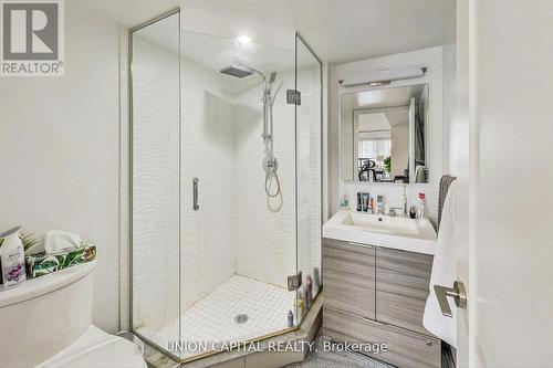 401 - 318 Richmond Street W, Toronto (Waterfront Communities), ON - Indoor Photo Showing Bathroom