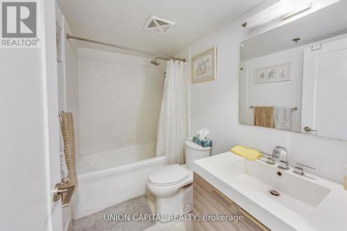 401 - 318 Richmond Street W, Toronto (Waterfront Communities), ON - Indoor Photo Showing Bathroom