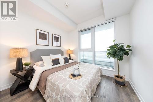 1906 - 5 Buttermill Avenue, Vaughan, ON - Indoor Photo Showing Bedroom