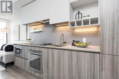 1906 - 5 Buttermill Avenue, Vaughan, ON - Indoor Photo Showing Kitchen With Upgraded Kitchen