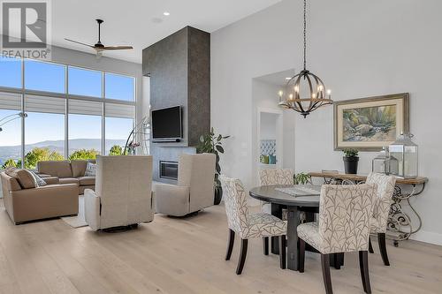 484 Sparrow Hawk Court, Kelowna, BC - Indoor Photo Showing Dining Room