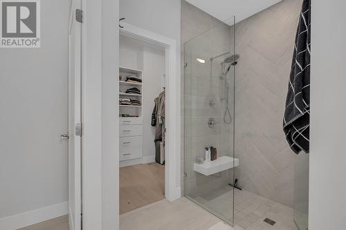 484 Sparrow Hawk Court, Kelowna, BC - Indoor Photo Showing Bathroom