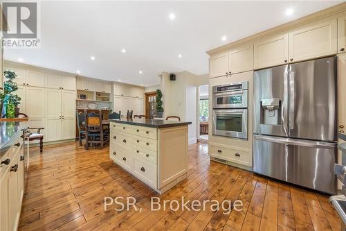 1216 Falgarwood Drive, Oakville (Iroquois Ridge North), ON - Indoor Photo Showing Kitchen With Upgraded Kitchen