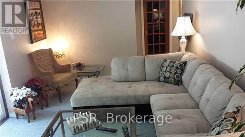 1216 Falgarwood Drive, Oakville (Iroquois Ridge North), ON - Indoor Photo Showing Living Room