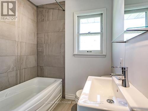 2067 Devon Road, Oakville, ON - Indoor Photo Showing Bathroom