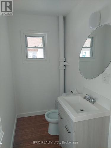 70 Allenby Avenue, Brantford, ON - Indoor Photo Showing Bathroom