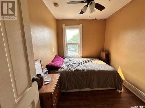 238 2Nd Avenue Nw, Swift Current, SK - Indoor Photo Showing Bedroom