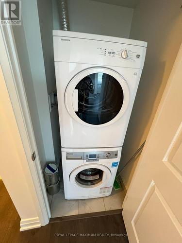 1805 - 3700 Highway 7 Road W, Vaughan (Vaughan Corporate Centre), ON - Indoor Photo Showing Laundry Room