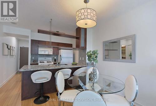 3702 - 35 Mariner Terrace, Toronto (Waterfront Communities), ON - Indoor Photo Showing Kitchen