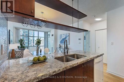 3702 - 35 Mariner Terrace, Toronto (Waterfront Communities), ON - Indoor Photo Showing Kitchen With Double Sink