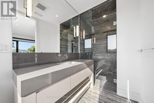 184 Poyntz Avenue, Toronto (Lansing-Westgate), ON - Indoor Photo Showing Bathroom