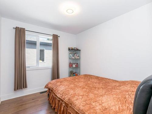 Chambre Ã Â coucher - 5353Z  - 5355Z Rue Domville, Longueuil (Saint-Hubert), QC - Indoor Photo Showing Bedroom