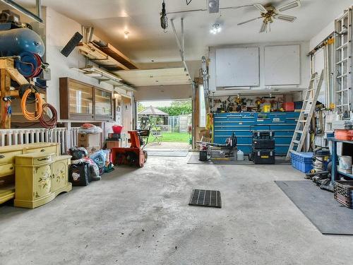 Garage - 18360 Rue Charles, Mirabel, QC - Indoor Photo Showing Garage