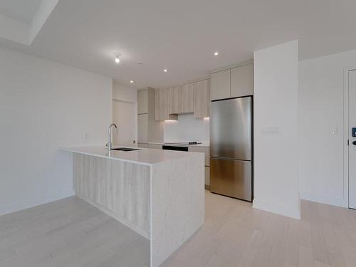 Kitchen - 1805-200 Rue Marie-Charles-Le Moyne, Longueuil (Le Vieux-Longueuil), QC - Indoor Photo Showing Kitchen