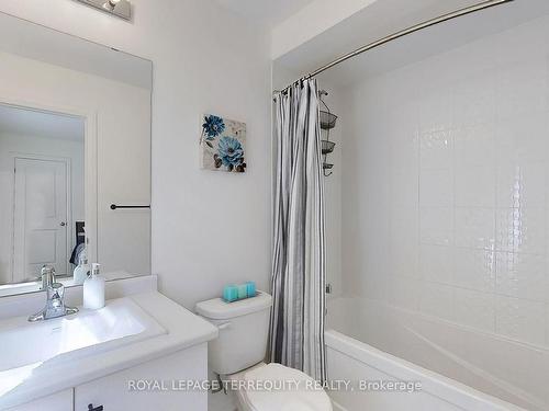 15 Clipper Lane, Clarington, ON - Indoor Photo Showing Bathroom