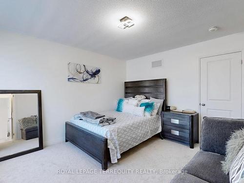 15 Clipper Lane, Clarington, ON - Indoor Photo Showing Bedroom