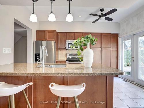 369 Rosegate Way, Oakville, ON - Indoor Photo Showing Kitchen With Double Sink