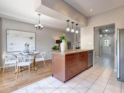 369 Rosegate Way, Oakville, ON - Indoor Photo Showing Dining Room