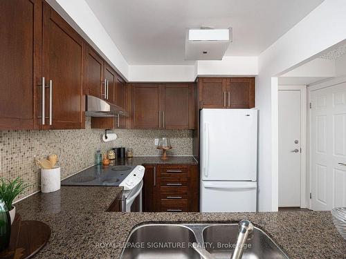 518-2261 Lakeshore Blvd, Toronto, ON - Indoor Photo Showing Kitchen With Double Sink