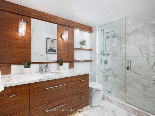 518-2261 Lakeshore Blvd, Toronto, ON - Indoor Photo Showing Bathroom