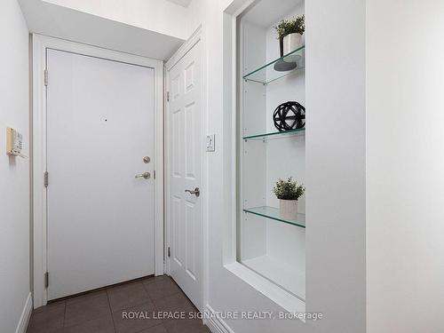 518-2261 Lakeshore Blvd, Toronto, ON - Indoor Photo Showing Other Room