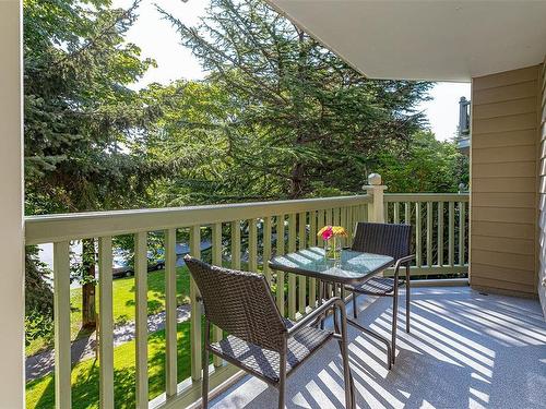 302-720 Vancouver St, Victoria, BC - Outdoor With Deck Patio Veranda With Exterior