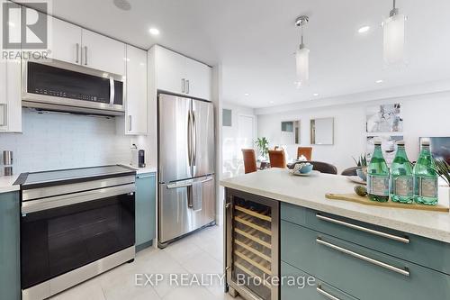 503 - 5460 Yonge Street, Toronto (Willowdale West), ON - Indoor Photo Showing Kitchen