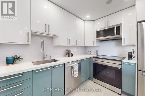 503 - 5460 Yonge Street, Toronto (Willowdale West), ON - Indoor Photo Showing Kitchen With Upgraded Kitchen