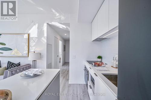 1706 - 33 Helendale Avenue, Toronto (Yonge-Eglinton), ON - Indoor Photo Showing Kitchen