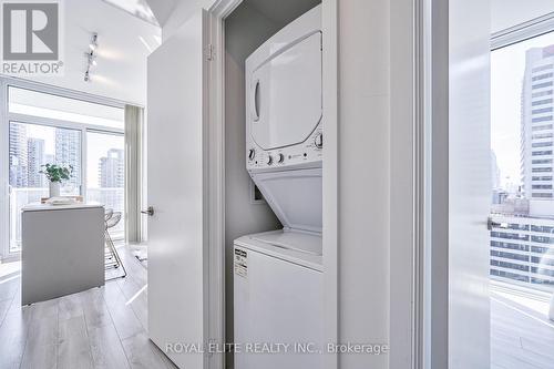 1706 - 33 Helendale Avenue, Toronto (Yonge-Eglinton), ON - Indoor Photo Showing Laundry Room