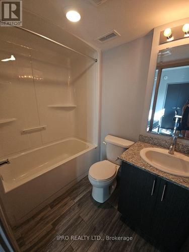 H505 - 275 Larch Street, Waterloo, ON - Indoor Photo Showing Bathroom