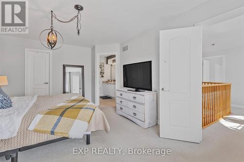 1289 Lowrie Street, Innisfil (Alcona), ON - Indoor Photo Showing Bedroom