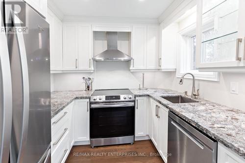 26 - 2300 Brays Lane, Oakville, ON - Indoor Photo Showing Kitchen With Upgraded Kitchen