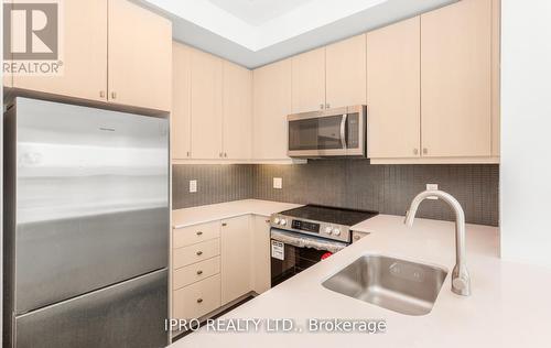 1809 - 4633 Glen Erin Drive, Mississauga (Erin Mills), ON - Indoor Photo Showing Kitchen With Double Sink