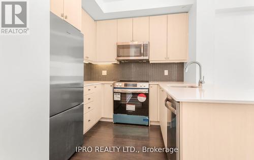 1809 - 4633 Glen Erin Drive, Mississauga (Erin Mills), ON - Indoor Photo Showing Kitchen