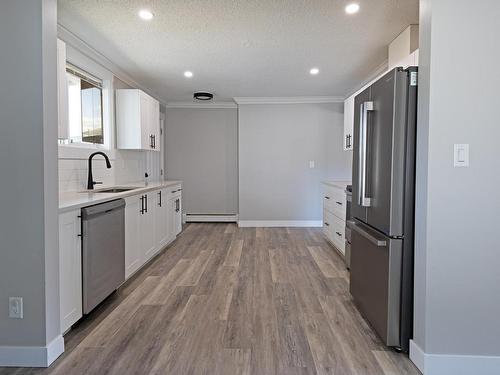 273 Spruce Ave, Kamloops, BC - Indoor Photo Showing Kitchen