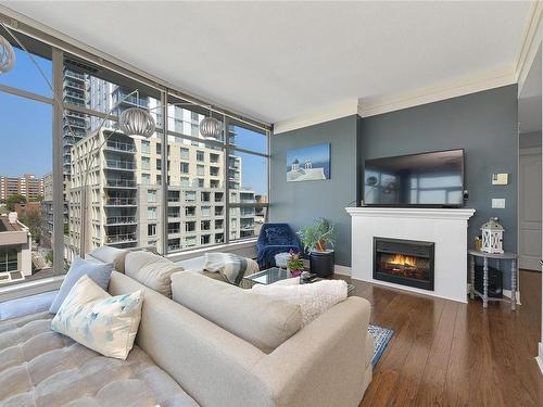 505-845 Yates St, Victoria, BC - Indoor Photo Showing Living Room With Fireplace