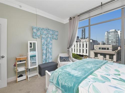 505-845 Yates St, Victoria, BC - Indoor Photo Showing Bedroom