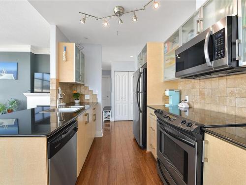 505-845 Yates St, Victoria, BC - Indoor Photo Showing Kitchen With Upgraded Kitchen