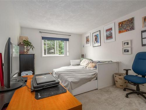 404-1361 Hillside Ave, Victoria, BC - Indoor Photo Showing Bedroom